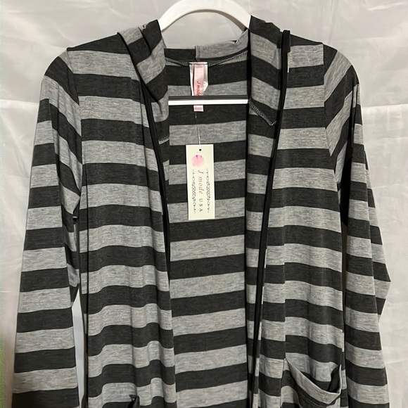 J Mode USA Gray Stripped Super Soft Cardigan W/Hood, Size S MAKE AN OFFER!!! - Picture 1 of 6